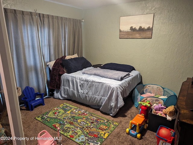 bedroom with carpet flooring