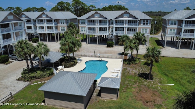 view of swimming pool