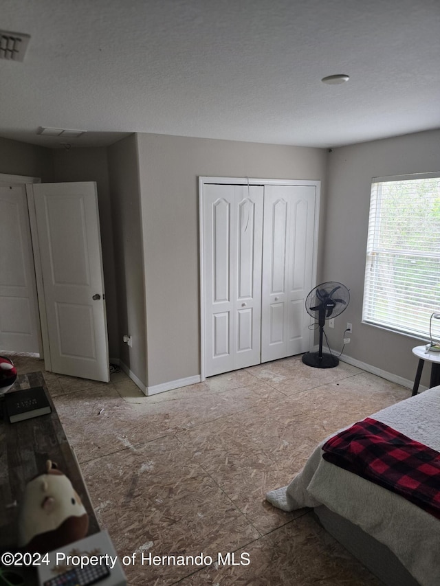 bedroom with a closet