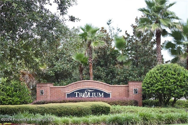 view of community / neighborhood sign