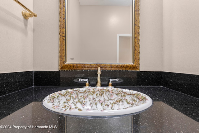 bathroom featuring sink