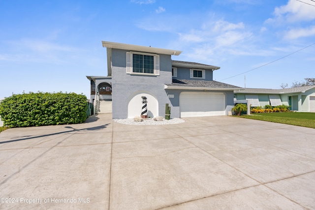 view of front facade featuring a garage