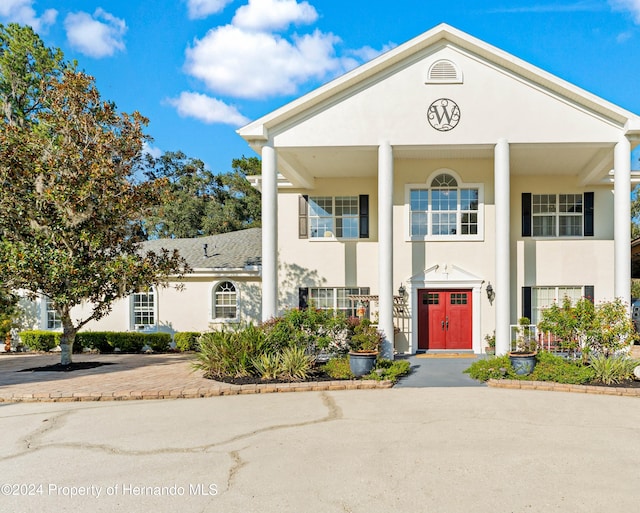 view of front of property