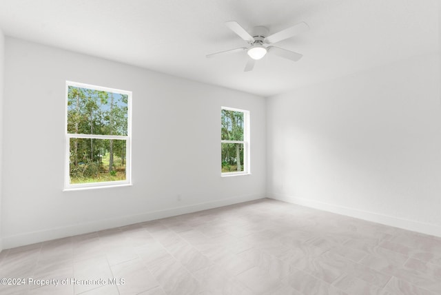 empty room with ceiling fan