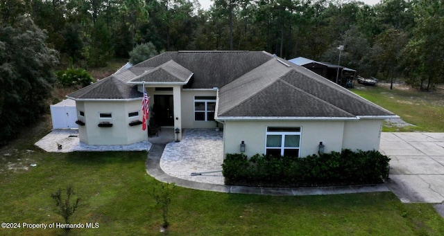 view of front of house with a front yard