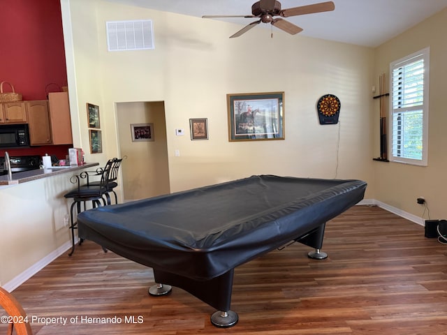 playroom with hardwood / wood-style floors, billiards, and ceiling fan