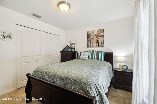 bedroom with a closet