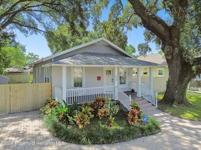 view of front of house featuring covered porch