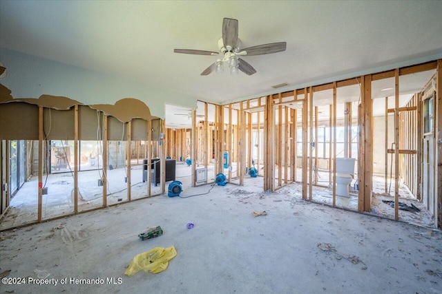 misc room featuring ceiling fan