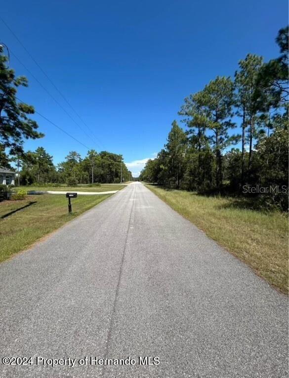 Listing photo 2 for 10474 W Sandpiper Ave, Brooksville FL 34614