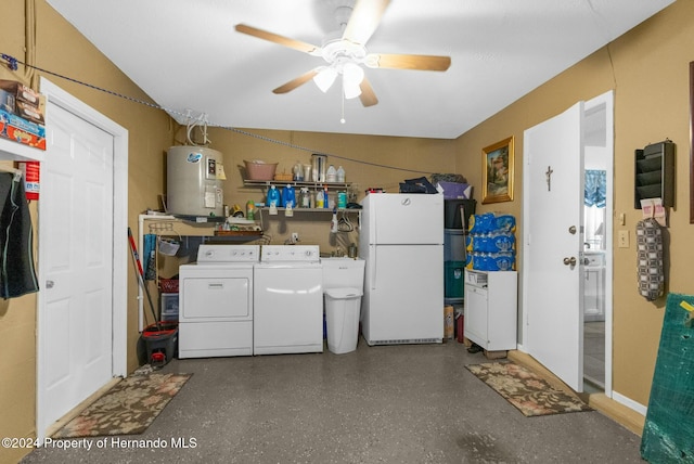 clothes washing area featuring washing machine and dryer, electric water heater, and ceiling fan