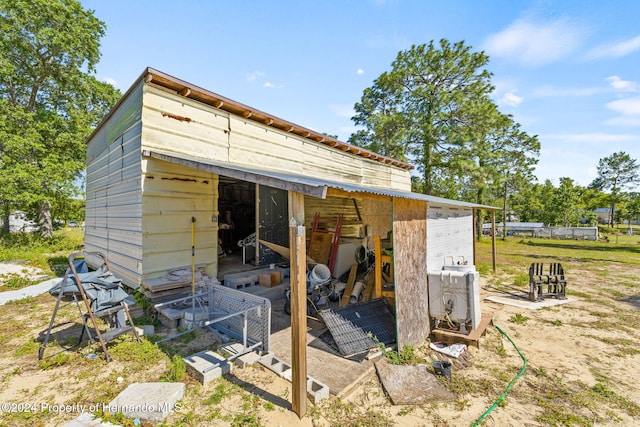 view of outdoor structure