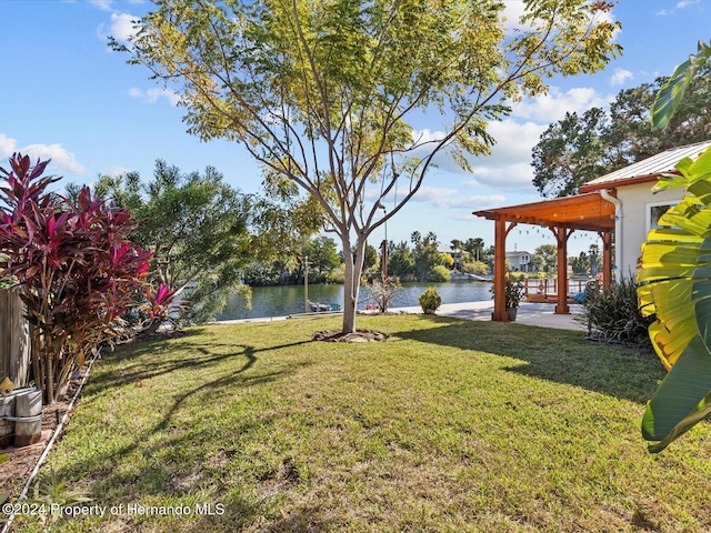 view of yard with a water view