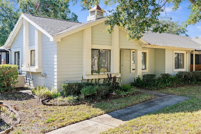 view of front of property