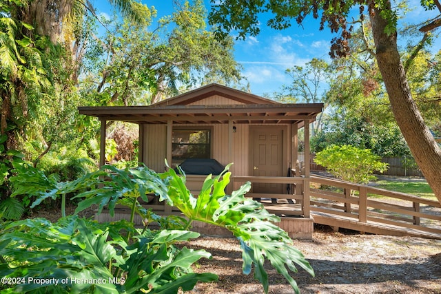 view of outbuilding