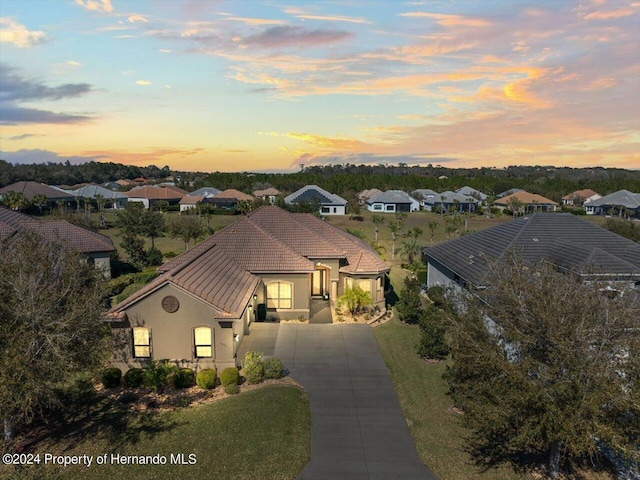 view of aerial view at dusk