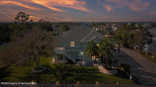 view of aerial view at dusk