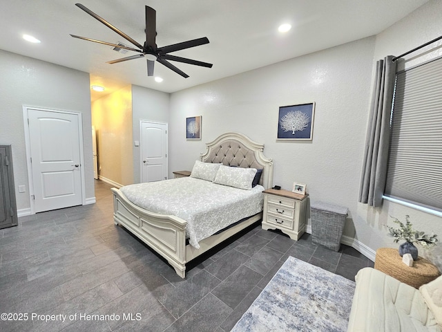 bedroom with ceiling fan