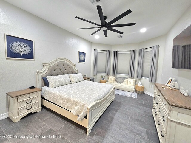 bedroom with ceiling fan