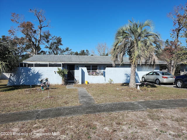 view of front of house with a front yard