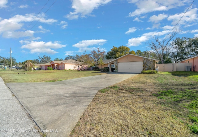 view of front of property featuring a front lawn