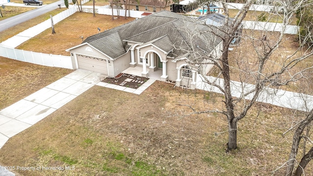 view of front facade featuring a garage