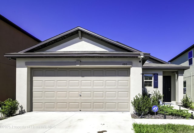 view of front facade featuring a garage