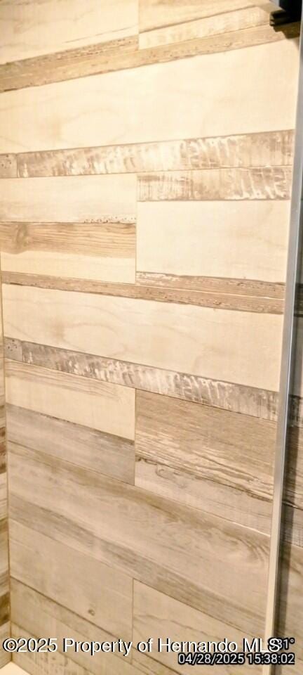 room details featuring walk in shower