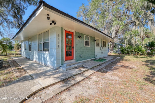 view of front of property