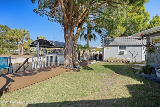 view of yard featuring an outdoor structure