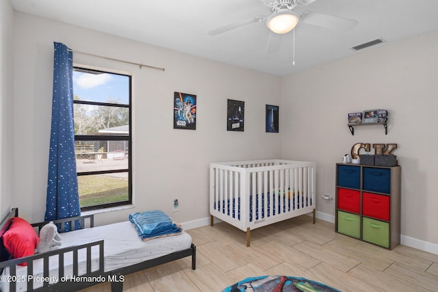 bedroom with ceiling fan