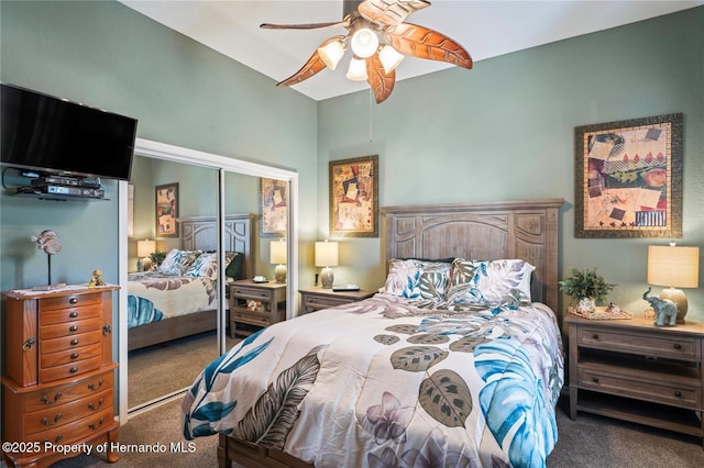 bedroom featuring carpet floors, a ceiling fan, and a closet