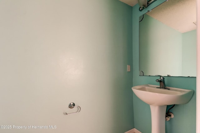 bathroom featuring a sink