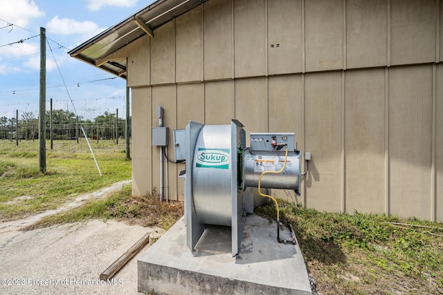 3011 Endsley Rd, Brooksville, FL 34604 - exterior details with fence