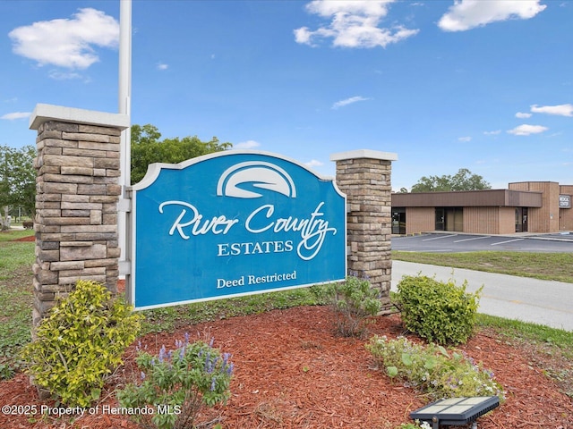 8393 Delaware Dr, Weeki Wachee, FL 34607 - view of community sign