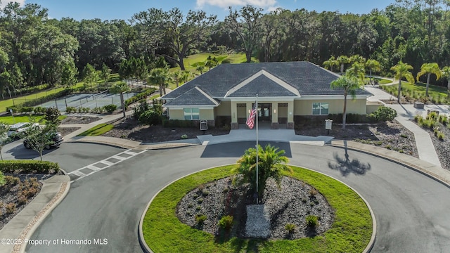 5233 Jennings Trl, Brooksville, FL 34601 - view of property with curved driveway