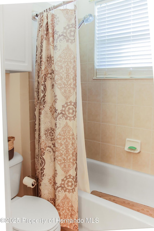 5233 Jennings Trl, Brooksville, FL 34601 - full bath featuring shower / bath combo and toilet