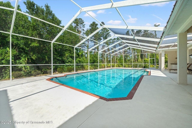 11137 Woodland Waters Blvd, Spring Hill, FL 34613 - swimming pool with a patio and a lanai