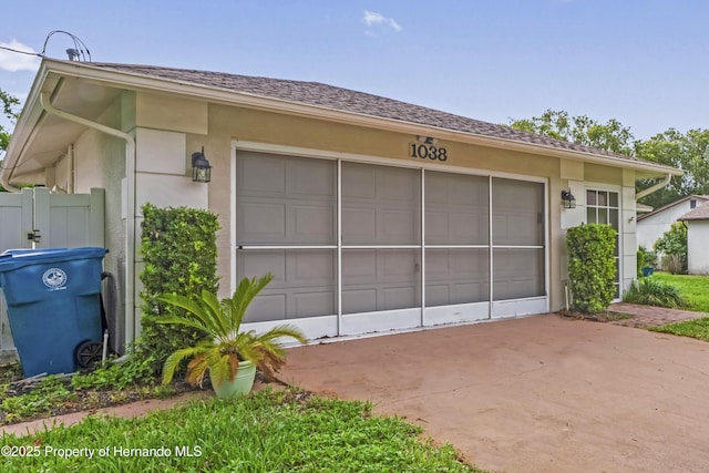 1038 Shenandoah Ln, Spring Hill, FL 34606 - view of garage