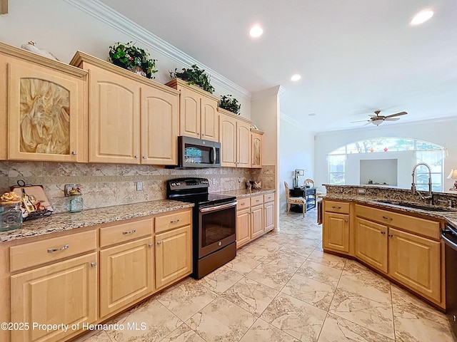 13417 Whitehaven Ct, Spring Hill, FL 34609 - kitchen with electric range oven, a sink, light brown cabinetry, ornamental molding, and tasteful backsplash