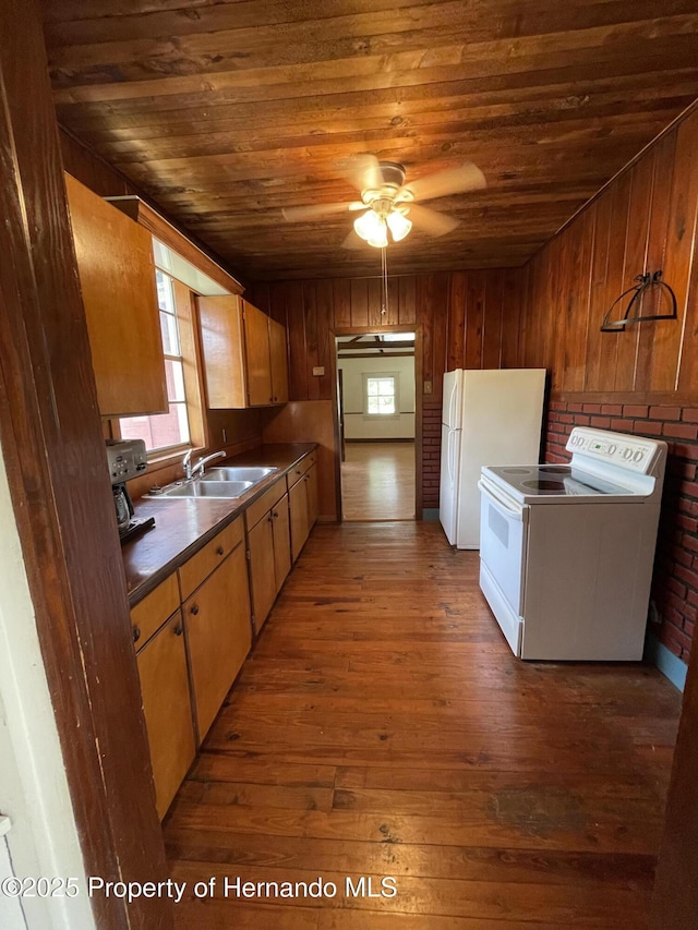 15306 Spokane Rd, Spring Hill Pasco, FL 34610 - kitchen featuring white appliances, a sink, wood ceiling, hardwood / wood-style floors, and ceiling fan