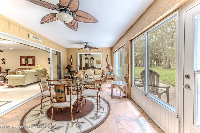 2481 Whispering Pines Ct, Spring Hill, FL 34606 - sunroom featuring ceiling fan