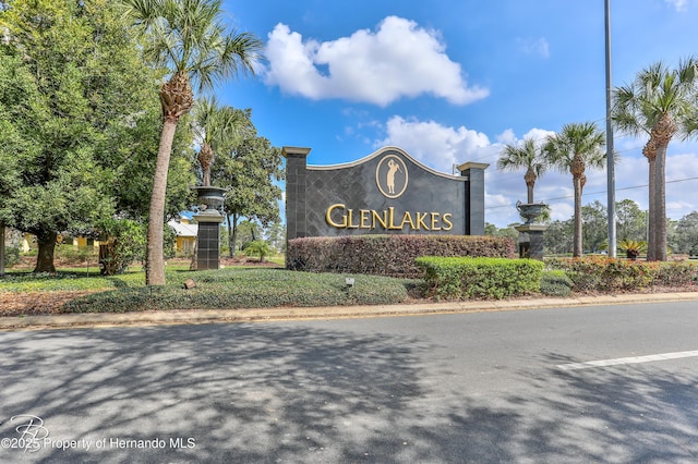 9406 Burnam Dr, Weeki Wachee, FL 34613 - view of community sign