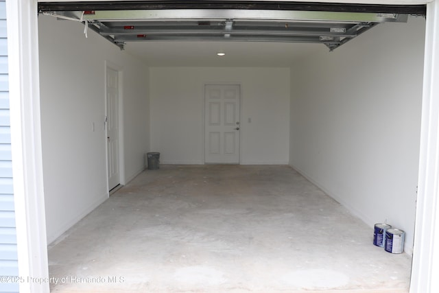 2001 W Royal Palm Dr, Dunnellon, FL 34434 - view of garage