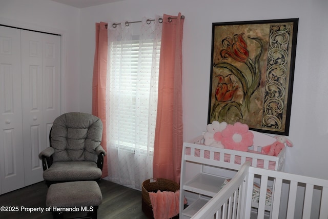 2001 W Royal Palm Dr, Dunnellon, FL 34434 - bedroom featuring wood finished floors and a closet