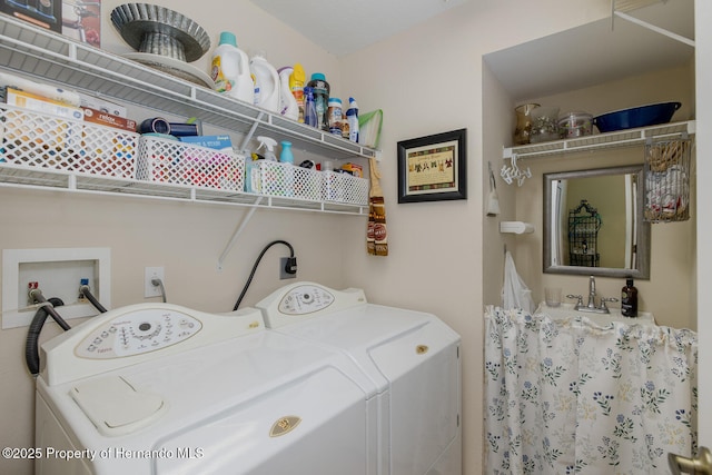 11404 Inman Ct, Spring Hill, FL 34609 - laundry room with washing machine and dryer