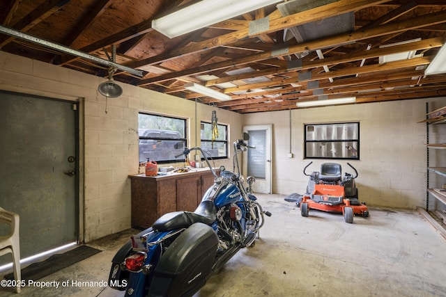 13345 Convent Garden Rd, Brooksville, FL 34613 - garage with concrete block wall