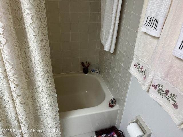 9474 Nakoma Way, Weeki Wachee, FL 34613 - full bath with shower / bath combination with curtain