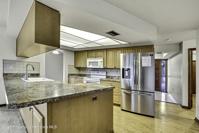 3296 Dolin Ave, Spring Hill, FL 34606 - photo 18