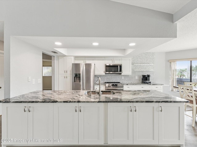 8110 Winding Oak Ln, Spring Hill, FL 34606 - photo 11